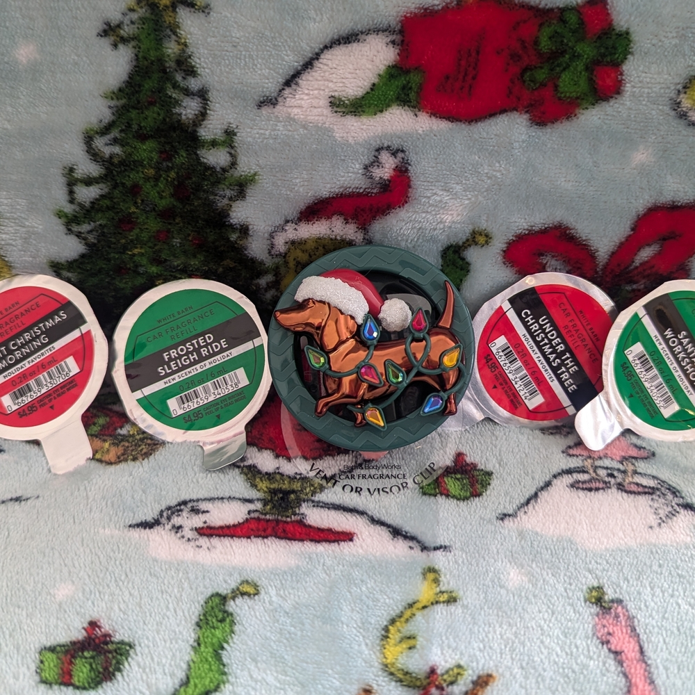🎄Bath & Body Works - Christmas Themed Car Clip Vent - Dachshund w/4 refills🎄